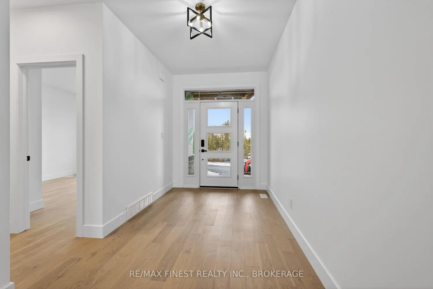 1291 Neil Road photo 2