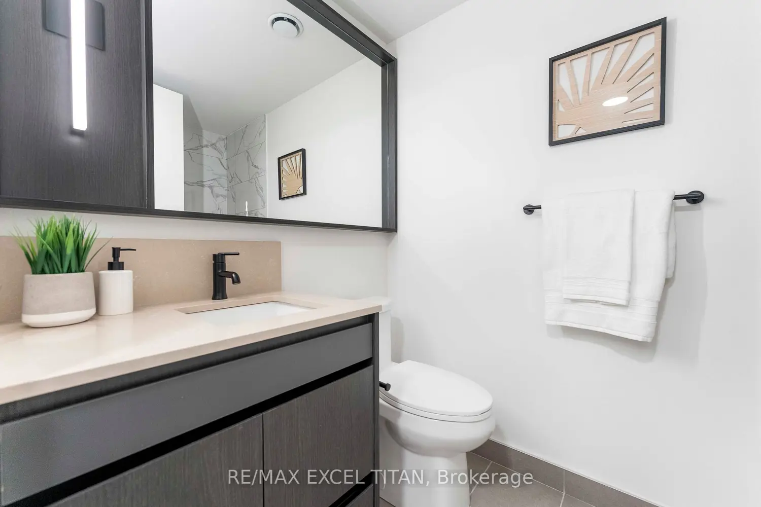 5 Lakeview Avenue 611 photo 3