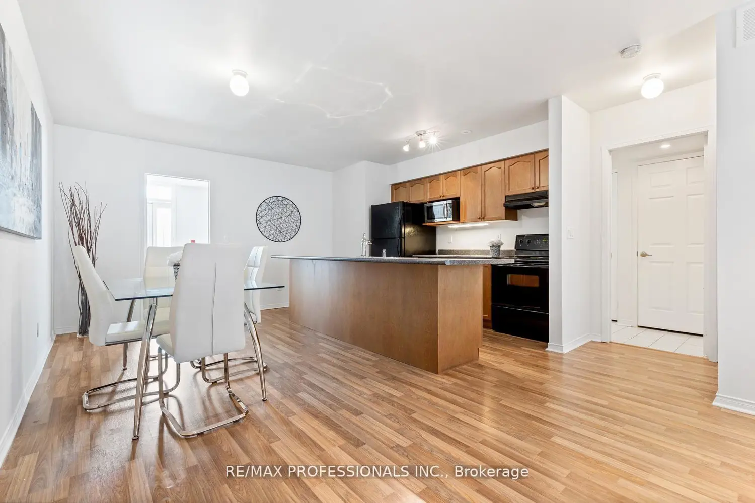 3400 Lake Shore Boulevard 104 photo 5