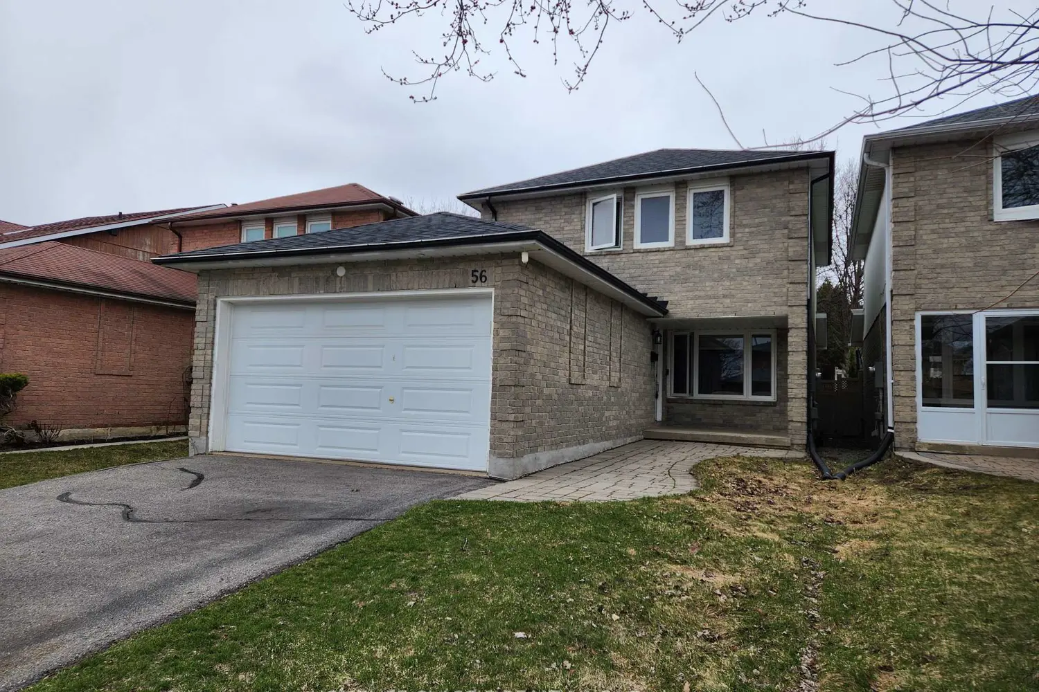 56 Gray Crescent photo 2