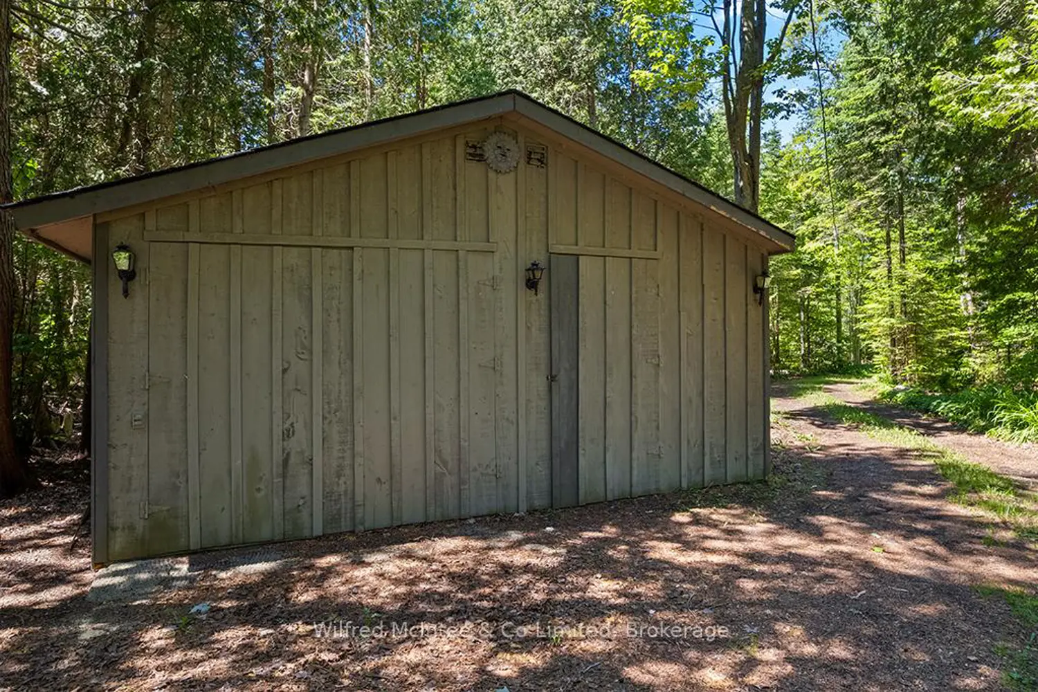 925 Bruce Road 13 photo 2