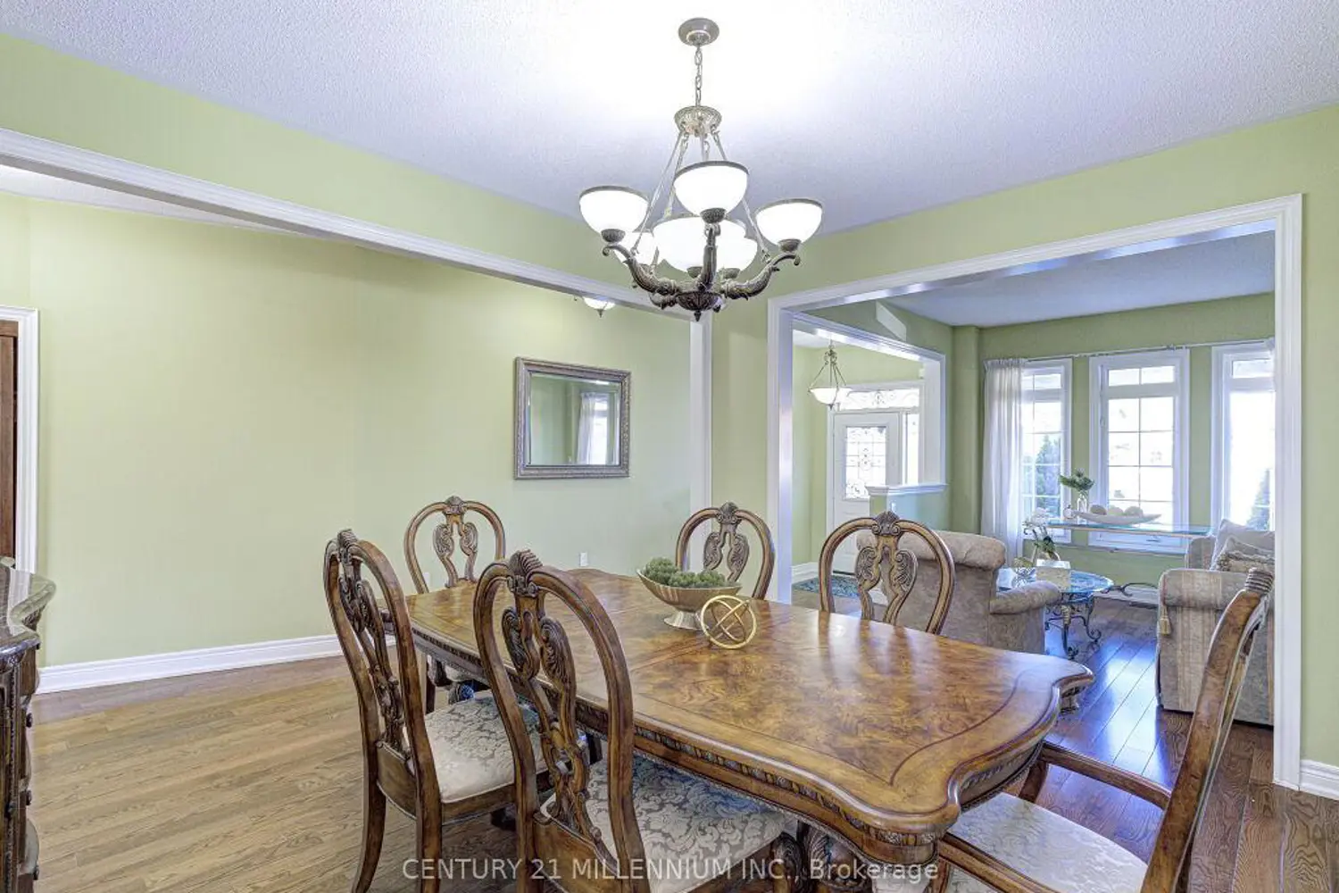34 Lexington Road photo 4