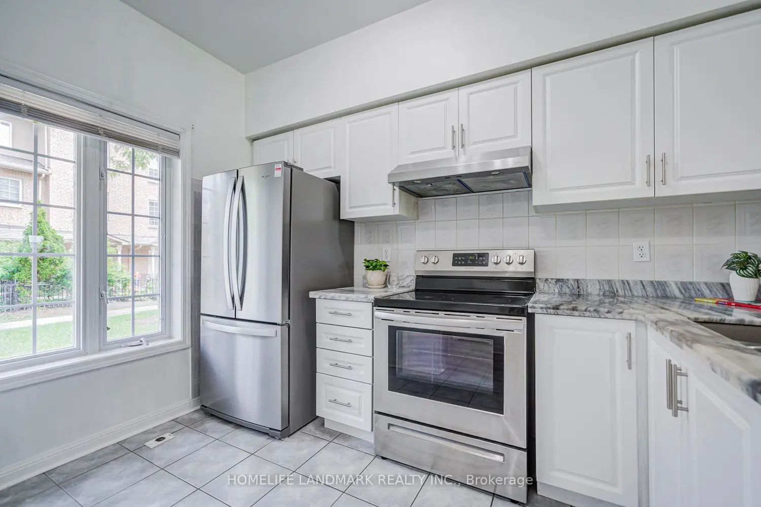 10 St Moritz Way 6 photo 2
