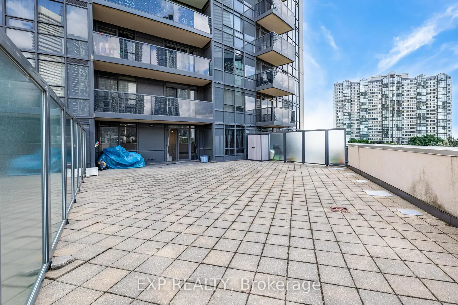 330 Burnhamthorpe Road 303 photo 3