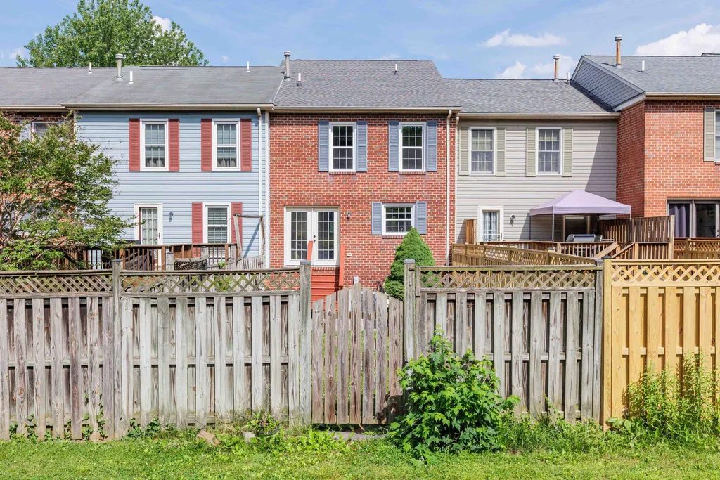 2433 Dunmore Court, Frederick, MD 21702