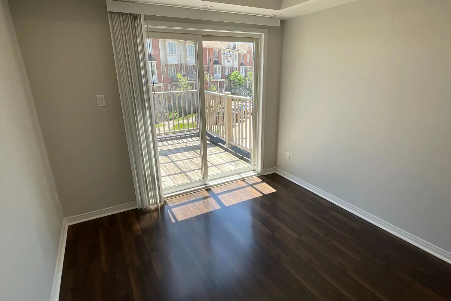 3070 Thomas Street 8 photo 5