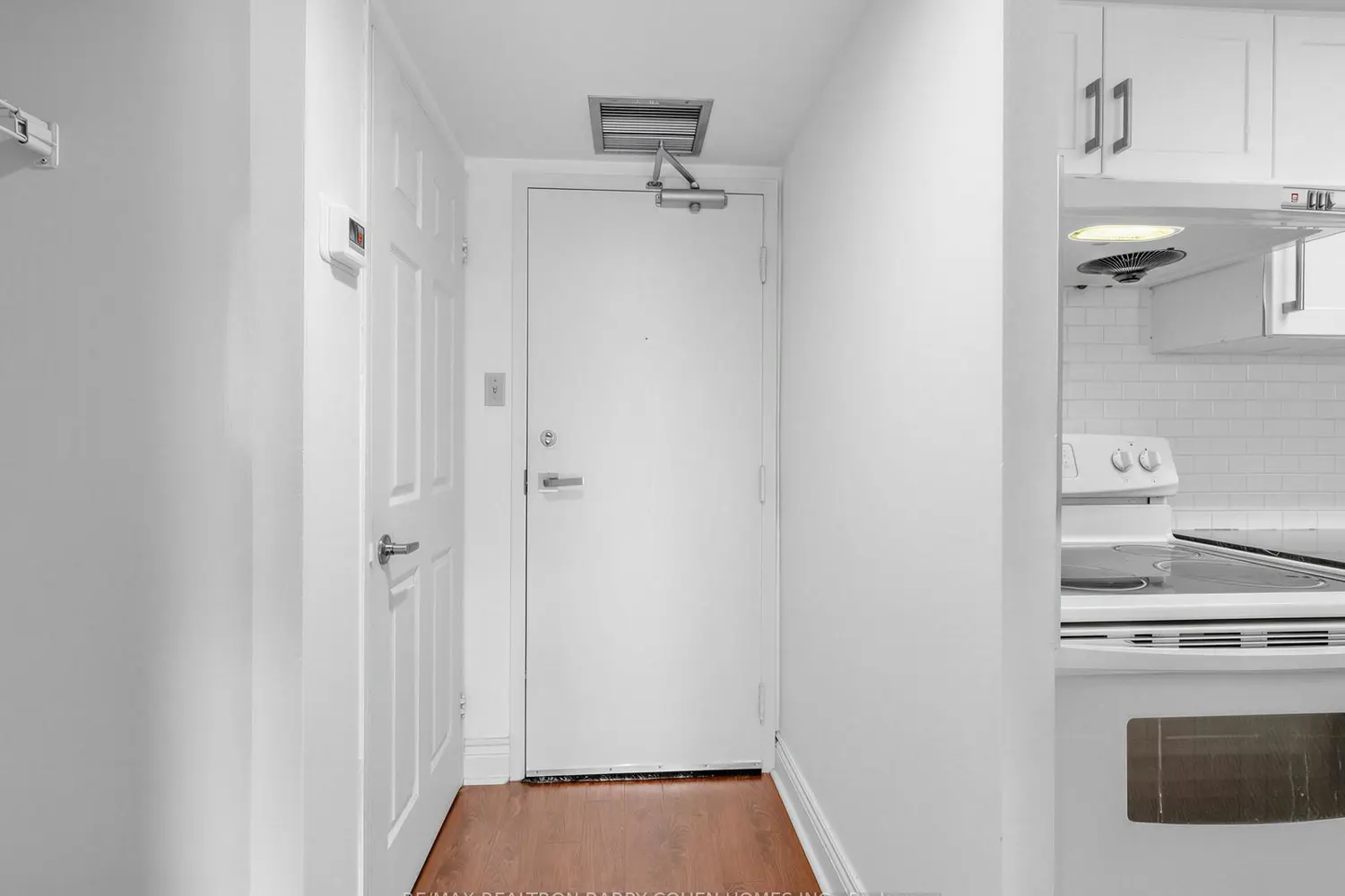 725 King Street 303 photo 3
