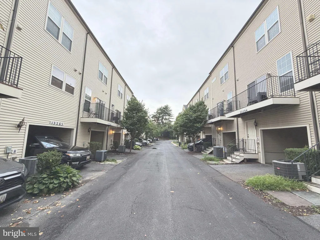 13263 Orsay Street Unit 607, Clarksburg, MD 20871