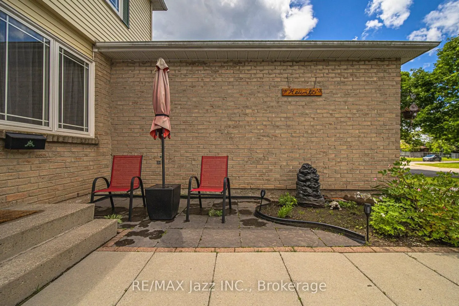 1387 Ritson Road photo 2