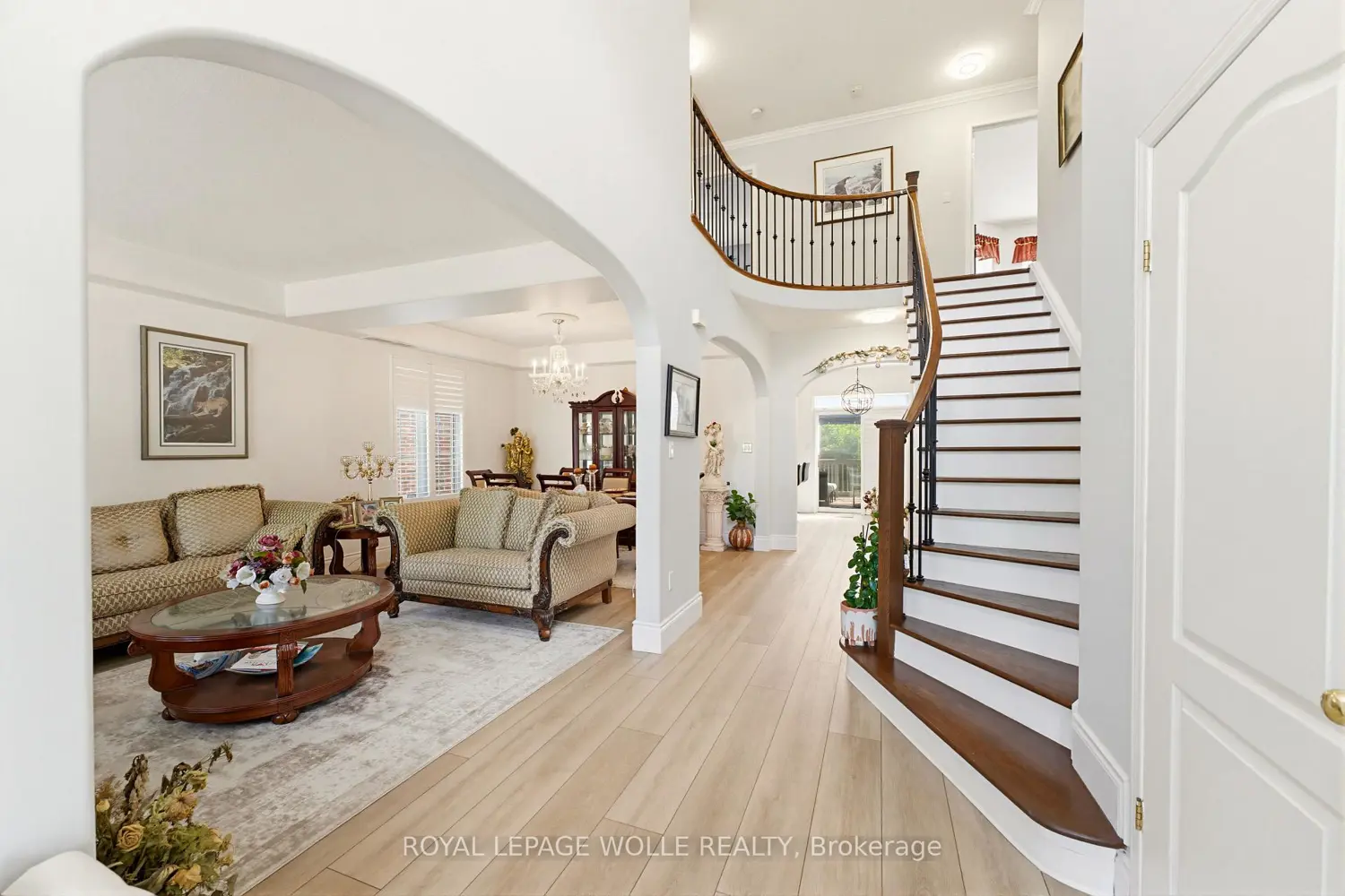 805 Munich Circle photo 2