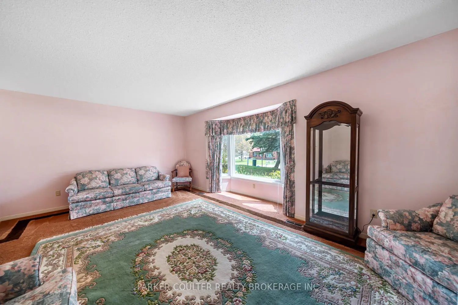 16 Cardinal Crescent photo 3