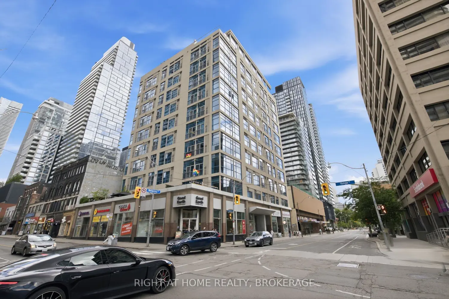 8 Wellesley Street 802