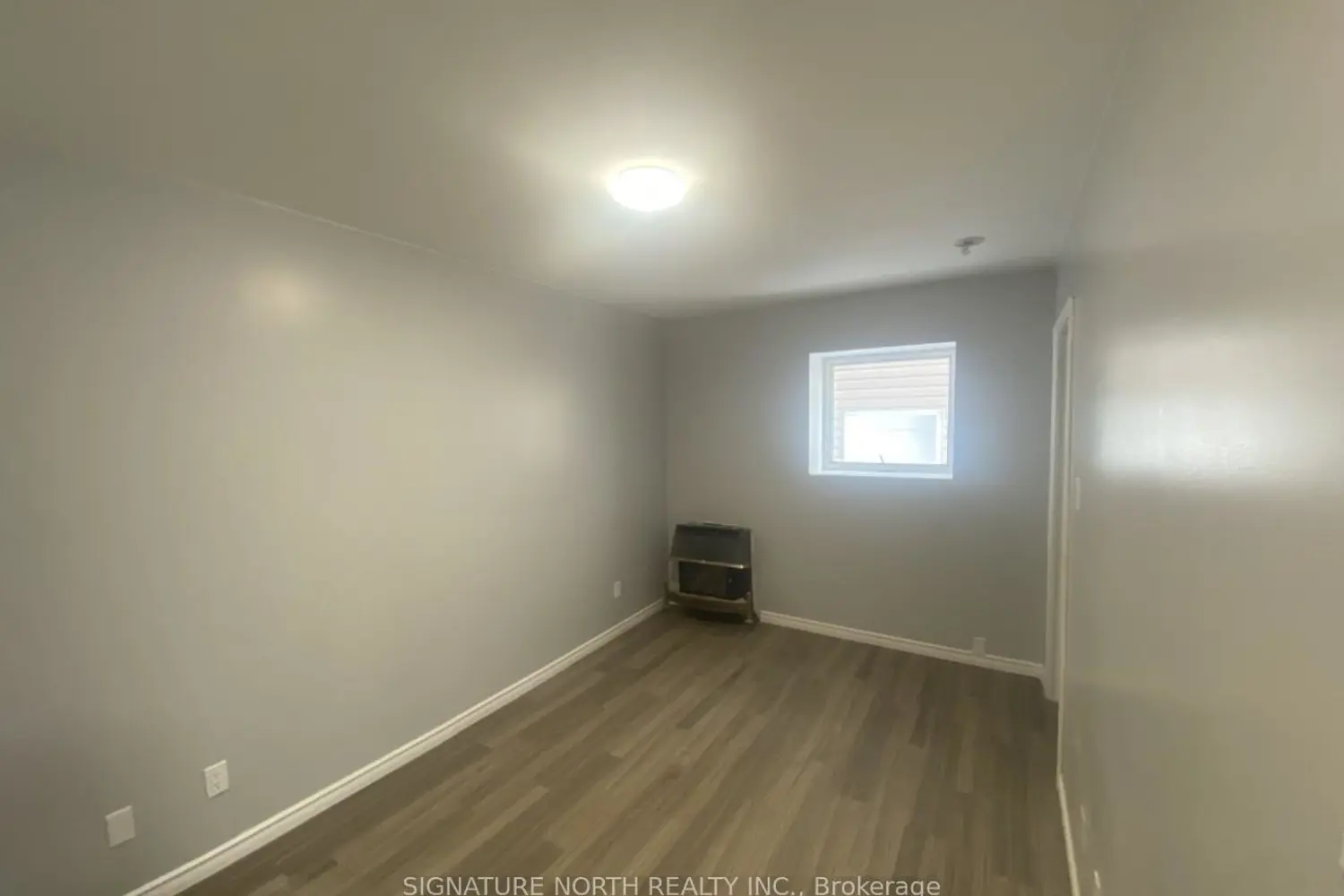216 Leith photo 5