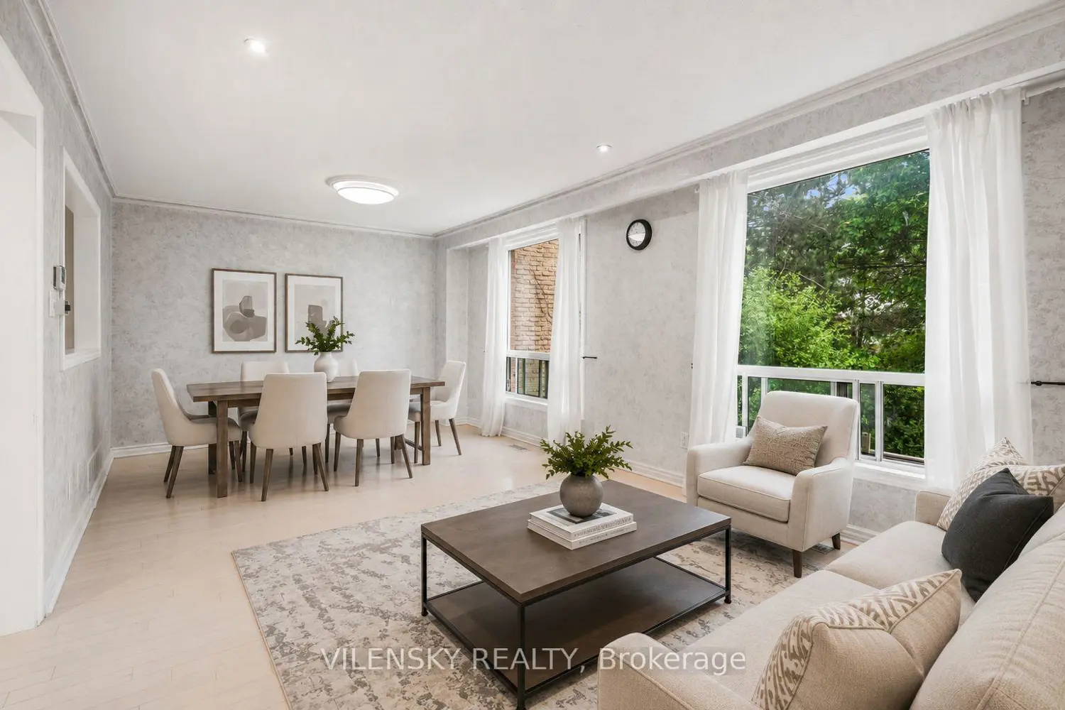 14 Poplar Crescent 19 photo 4
