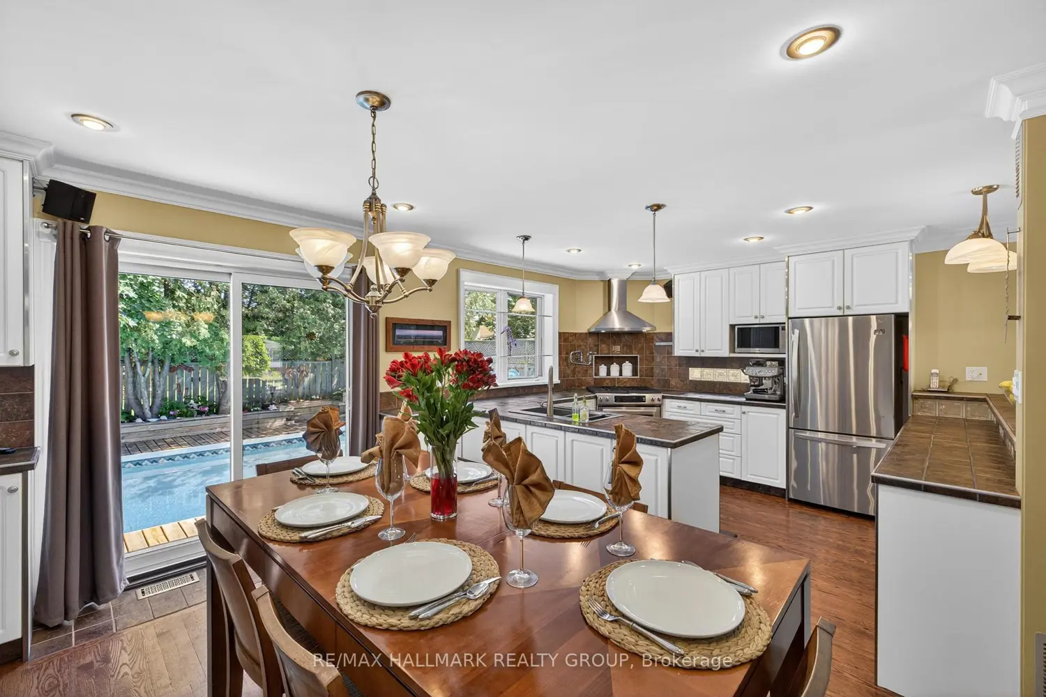 2128 Benjamin Avenue photo 5
