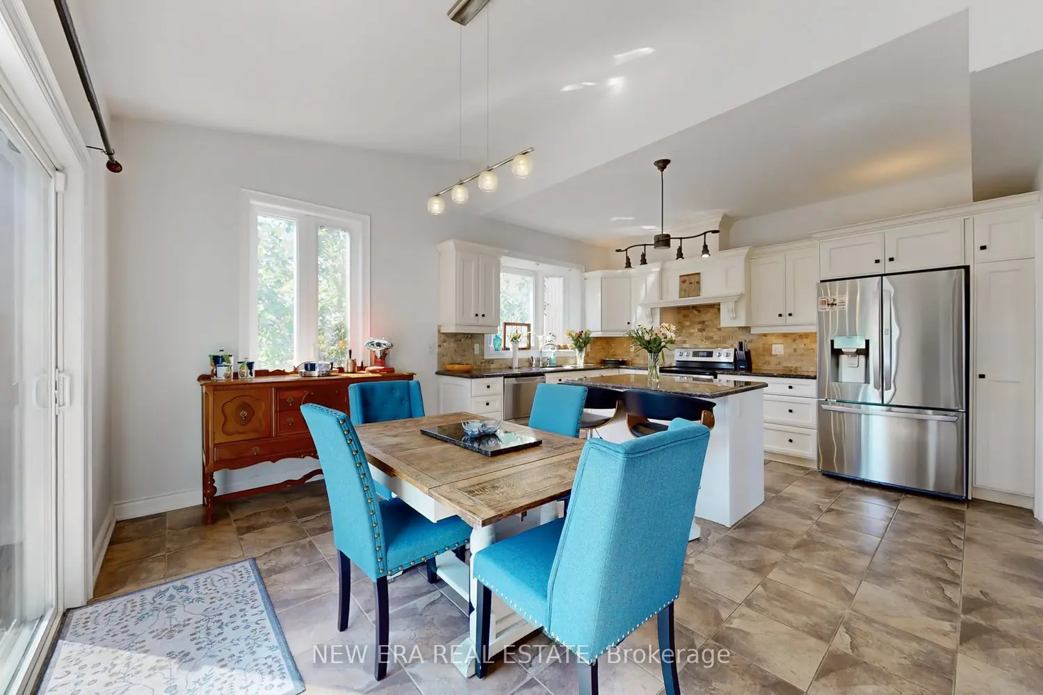 1031 Lake Drive photo 3