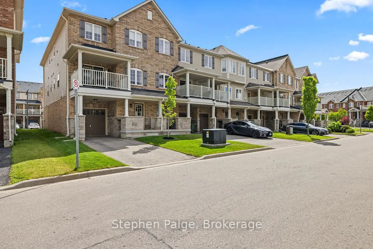 14 Hiscott Drive photo 3