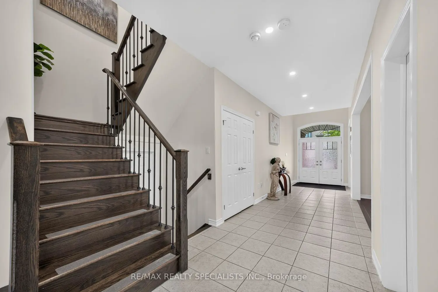 30 Emeny Lane photo 5