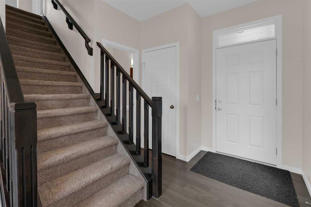 16 Fireside Place, Cochrane, AB, T4C 0R2 photo 3