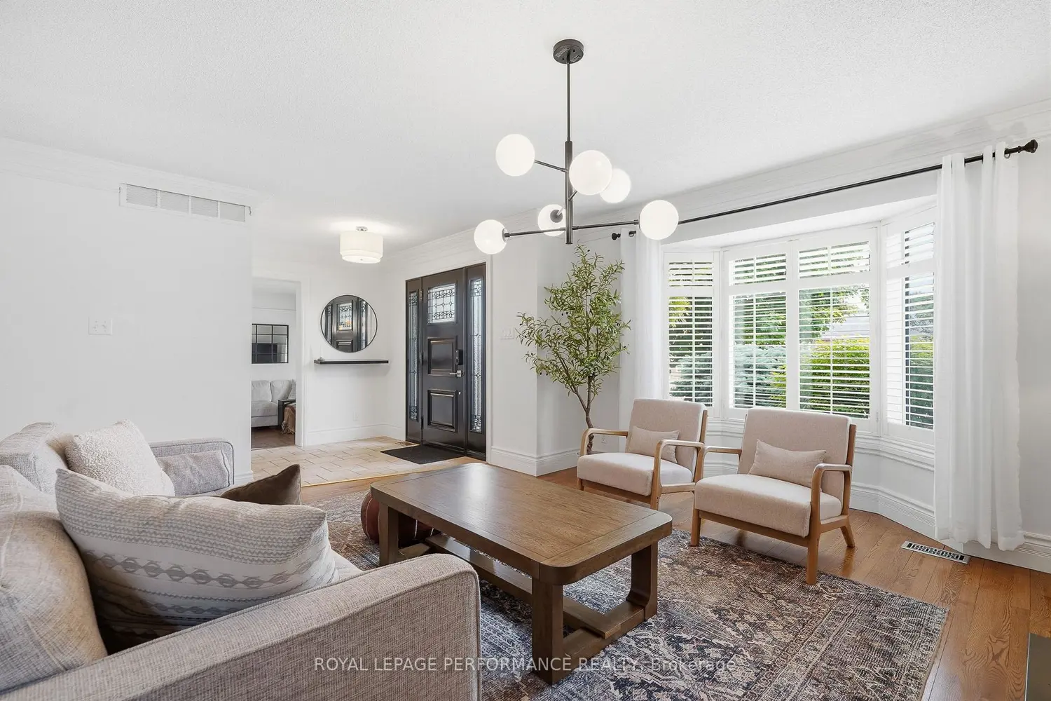 905 Royal Avenue photo 3