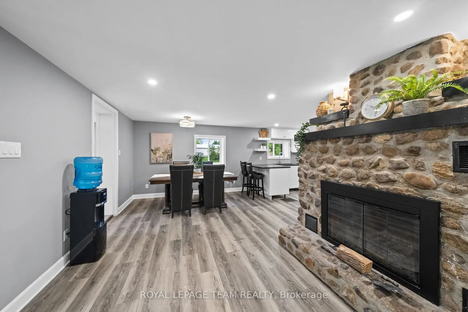 16509 Cedarvale Road photo 2