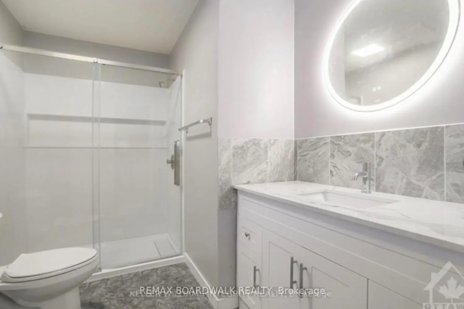 563 Latour Crescent photo 3