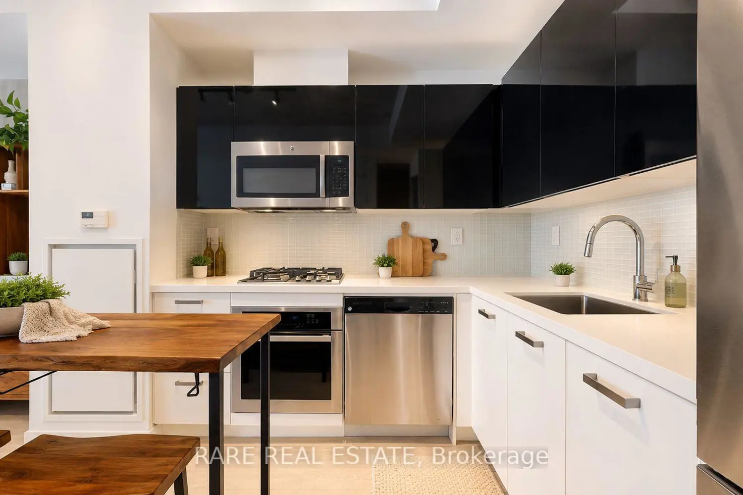 39 Brant Street 421 photo 2