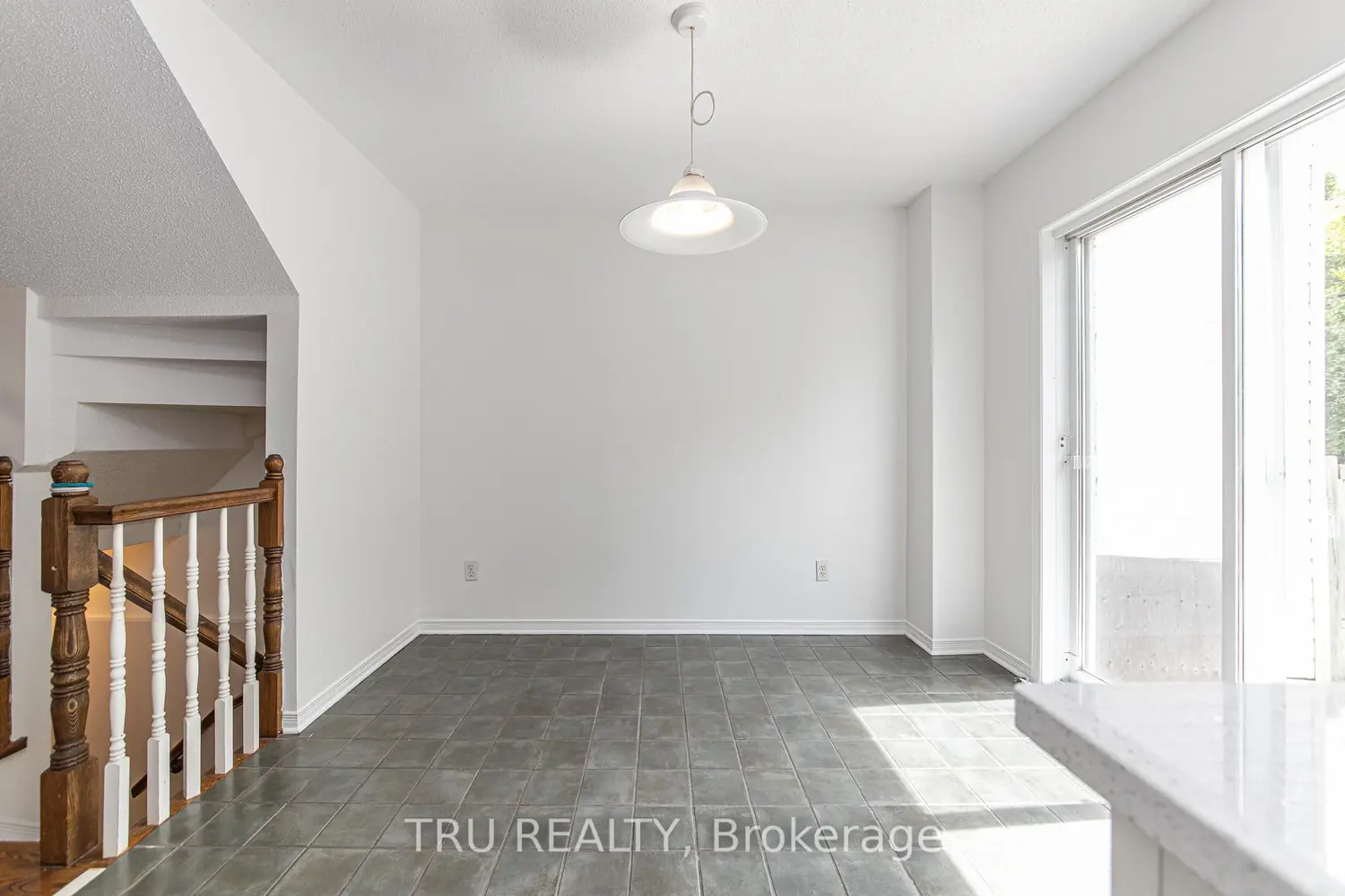135 Margrave Avenue photo 4