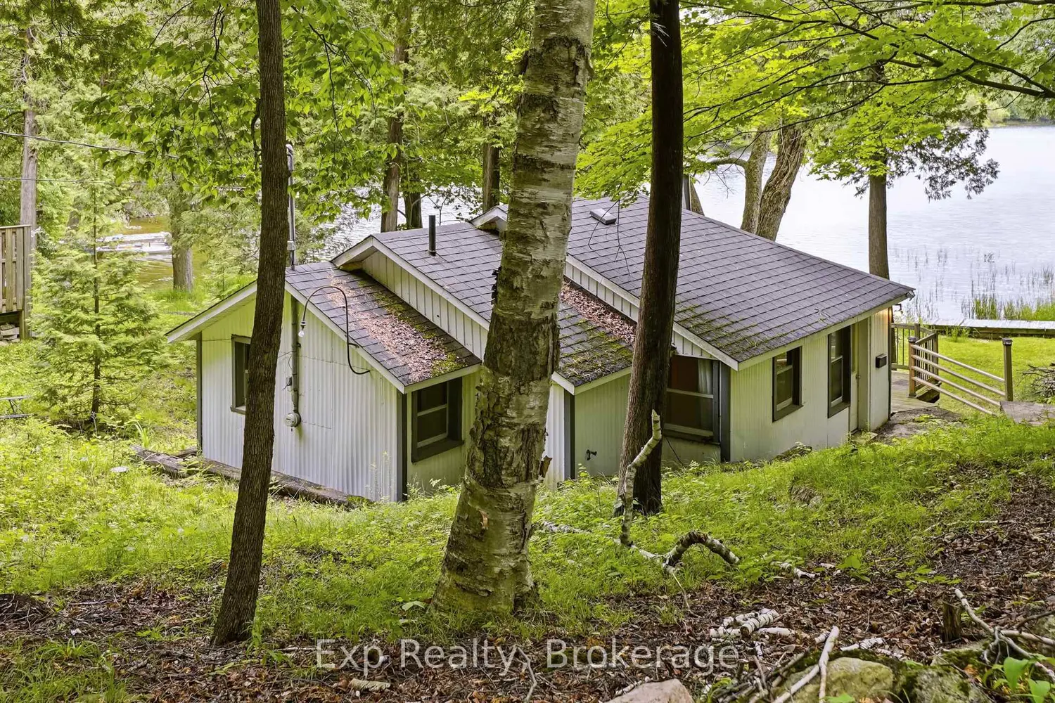 2077 Hambly Lane photo 2