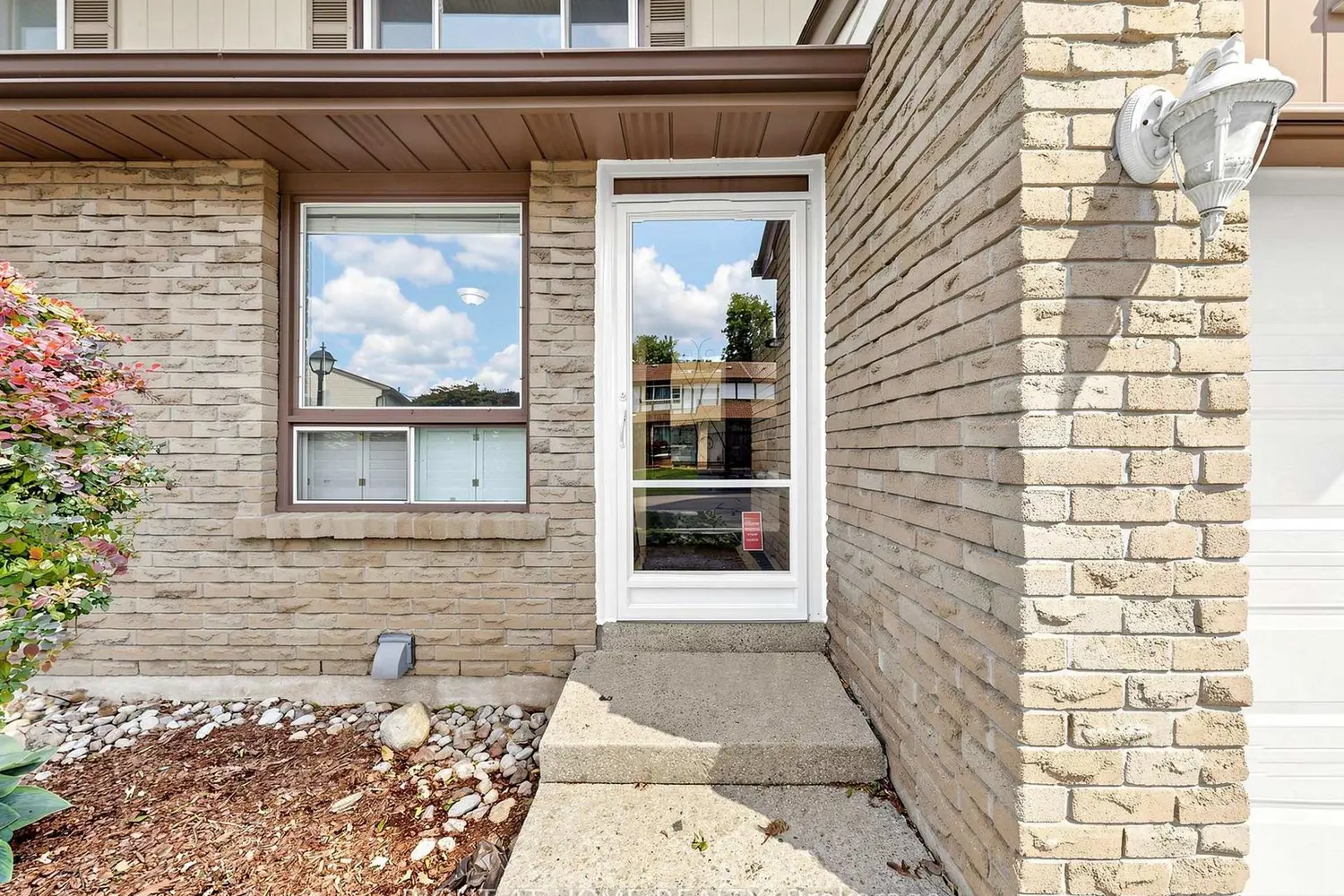 1580 Lancaster Drive 2 photo 4