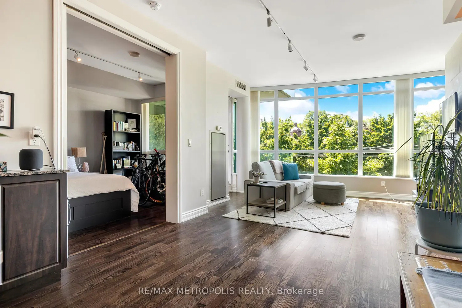 215 Fort York Boulevard 208 photo 2