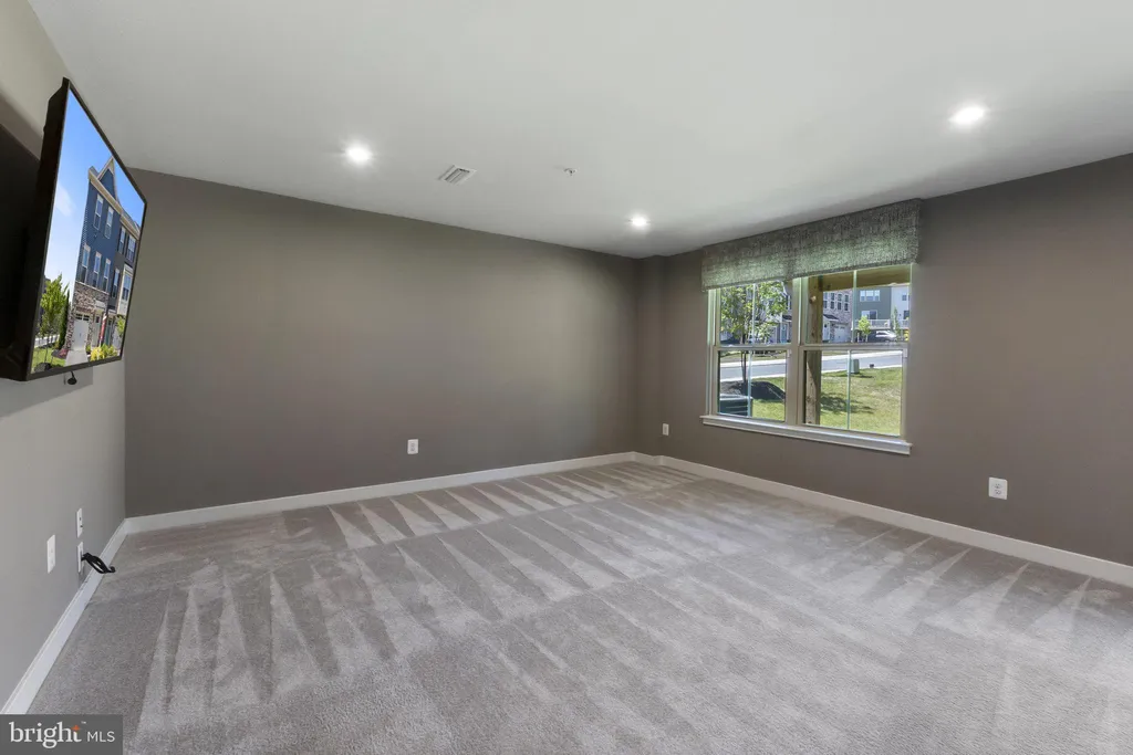 178 Bethlehem Pl, Baltimore, MD 21225 photo 4