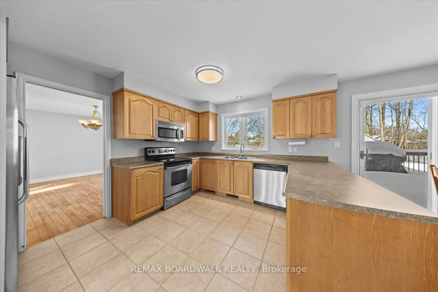 7089 Bush Drive photo 4