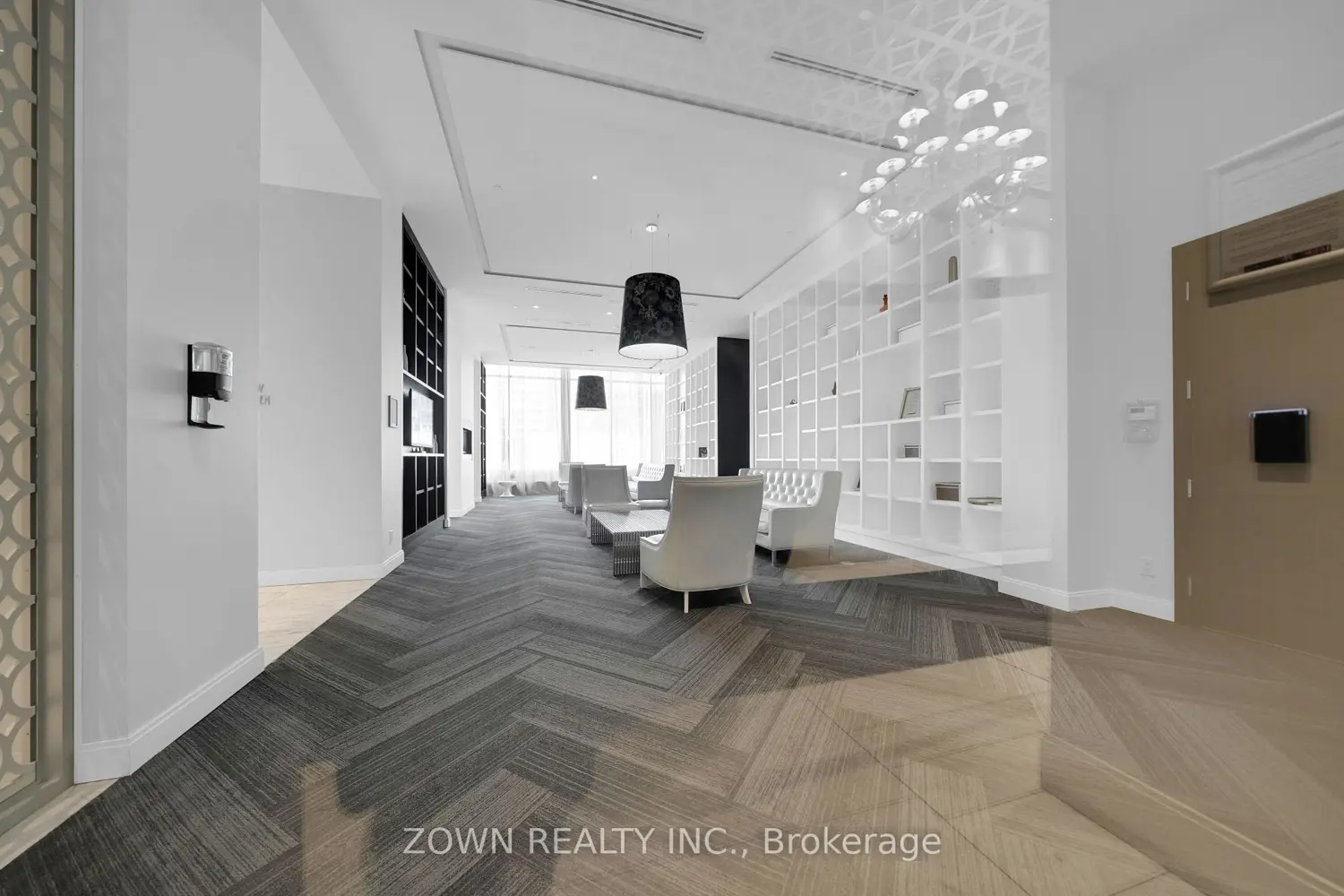 88 Park Lawn Road 1002 photo 4