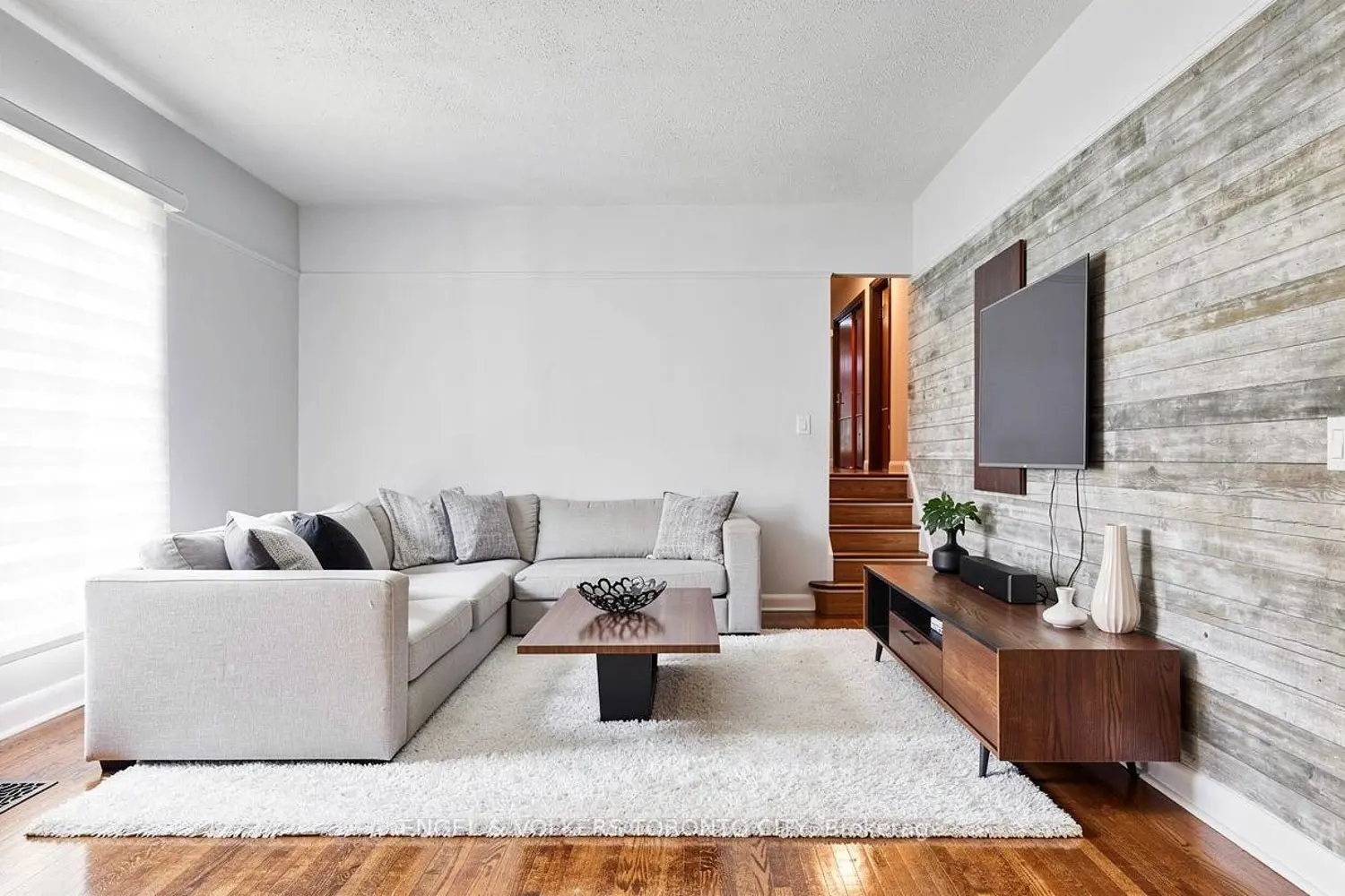 15 Lambert Drive photo 4