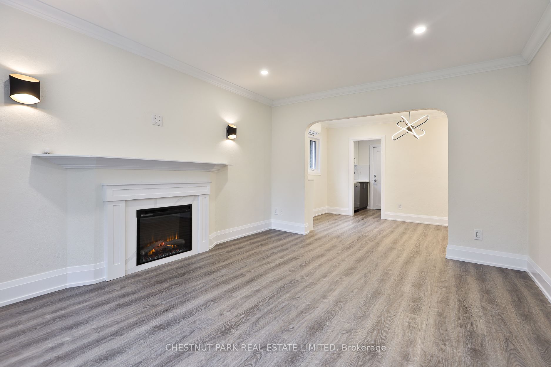 Main-4 Oriole Crescent, Toronto, ON, M5P 1L5 photo 3