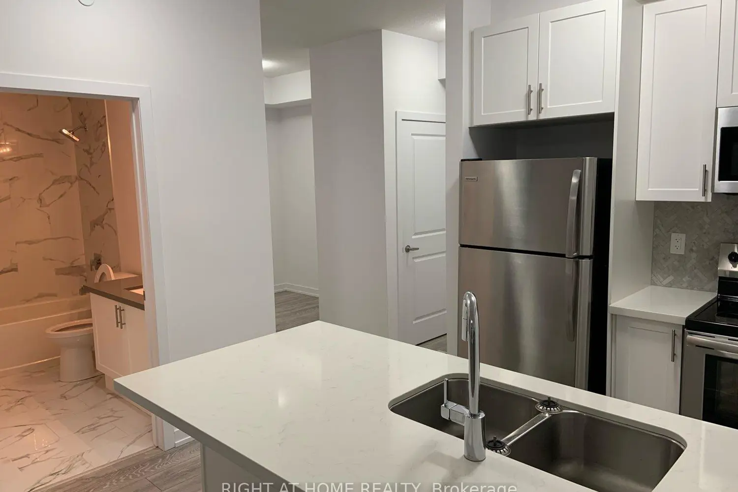 125 Shoreview Place 519 photo 2