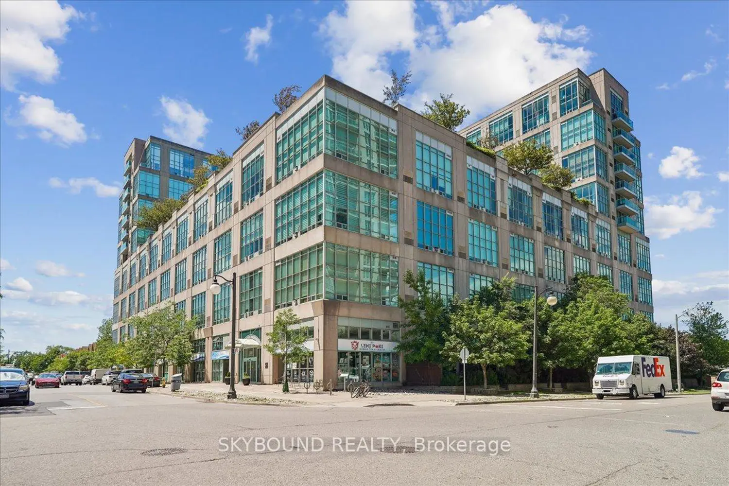 300 Manitoba Street 302