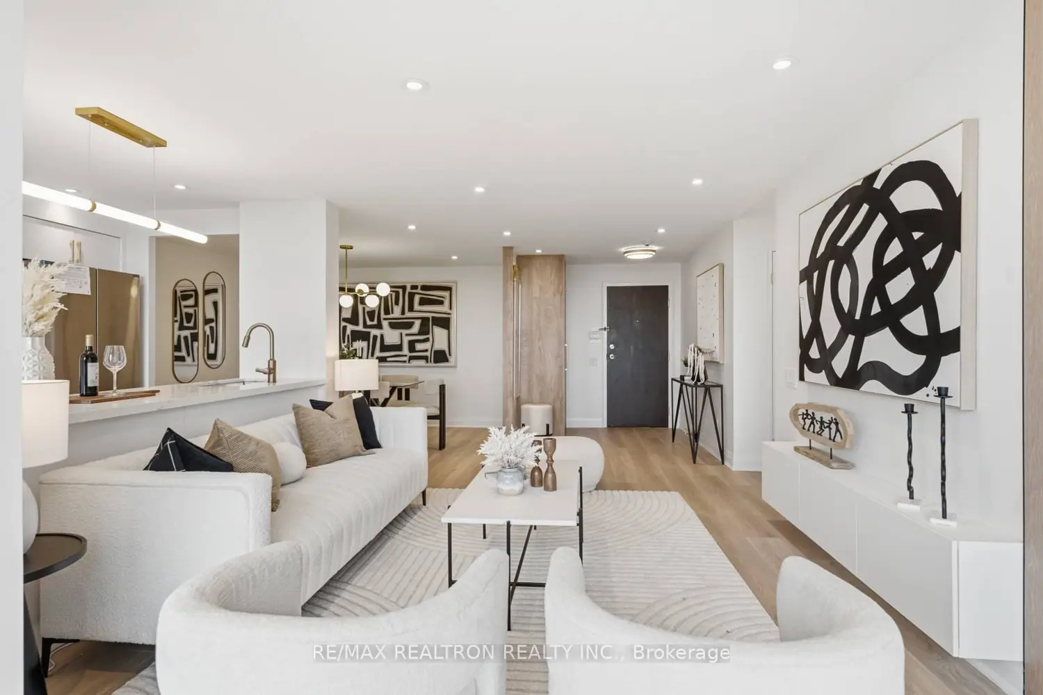 110 Promenade Circle 805 photo 4