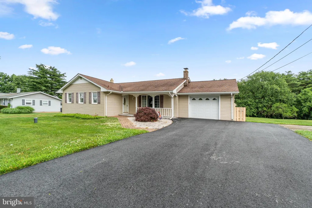 557 Oak Tree Road, Westminster, MD 21157 photo 3
