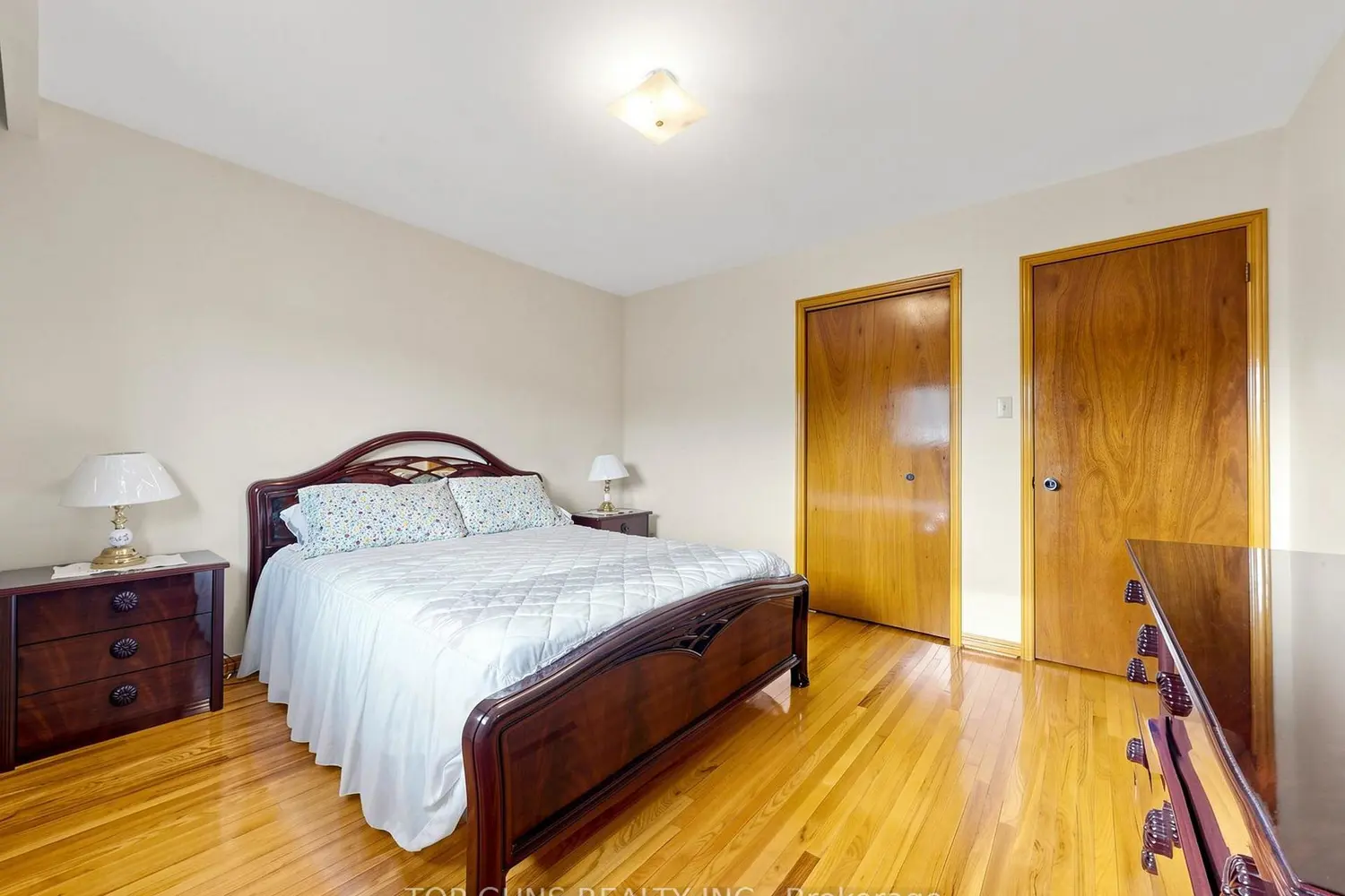104 Arthur Griffith Drive photo 3