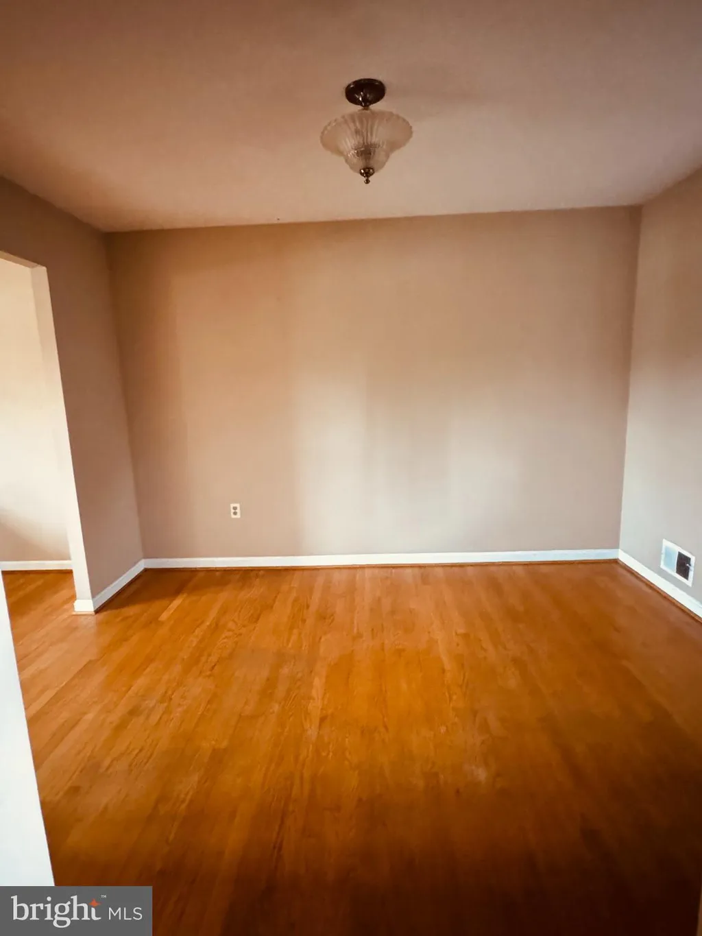 5204 Larwin Court, Temple Hills, MD 20748 photo 4