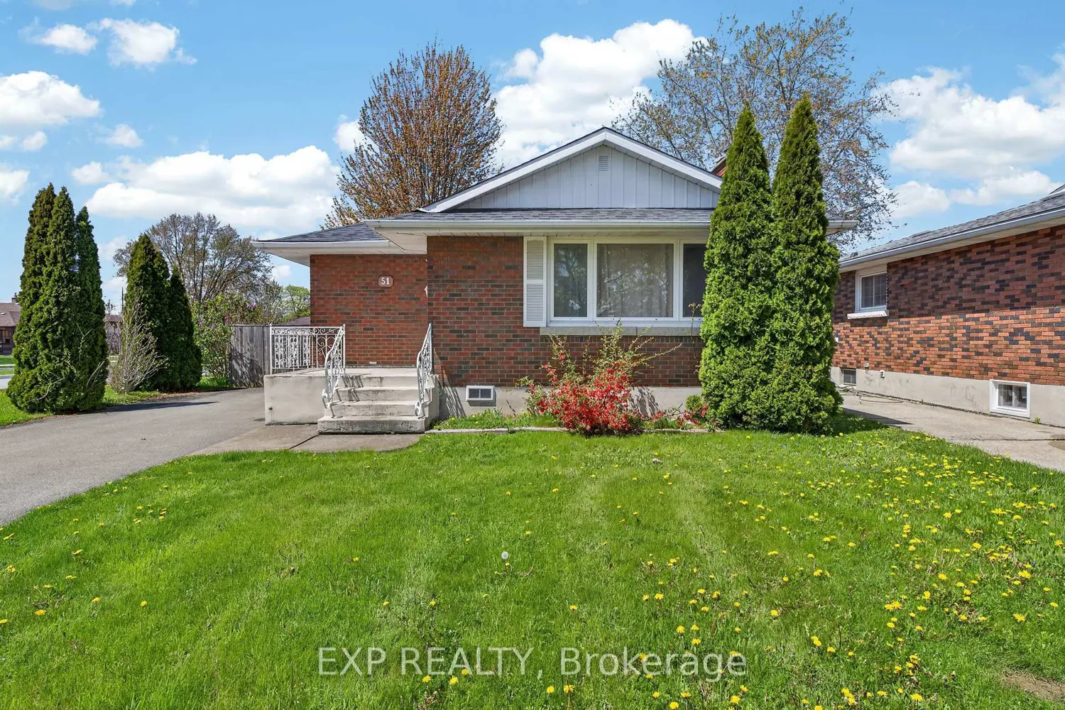 51 Parkdale Drive photo 2