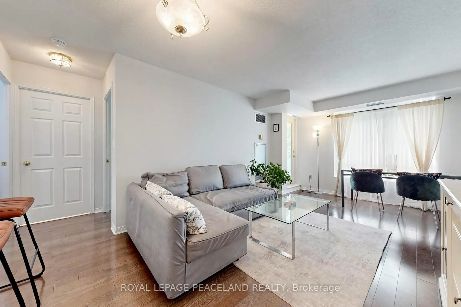 18 Pemberton Avenue 409 photo 2