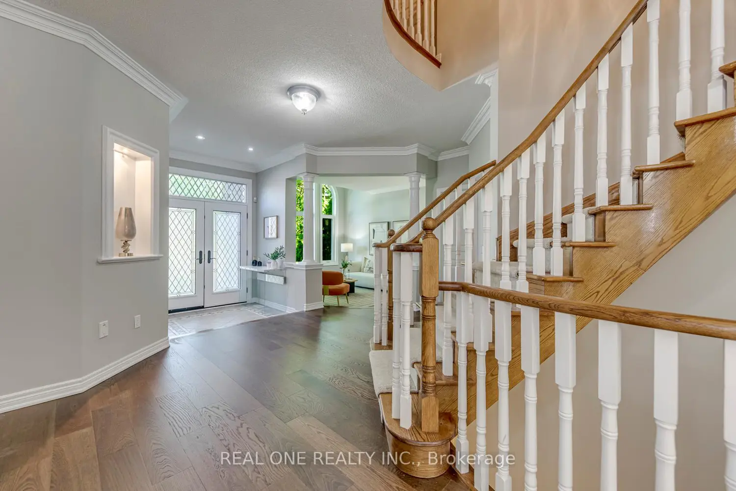 1205 Lindenrock Drive photo 3