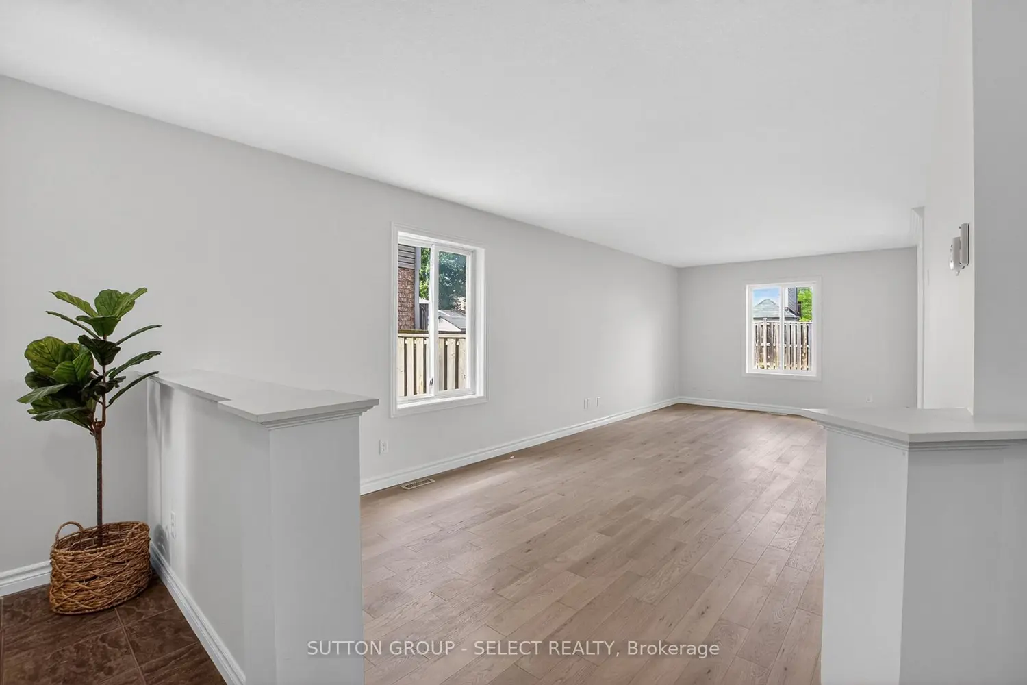 1893 Stackhouse Crescent photo 5