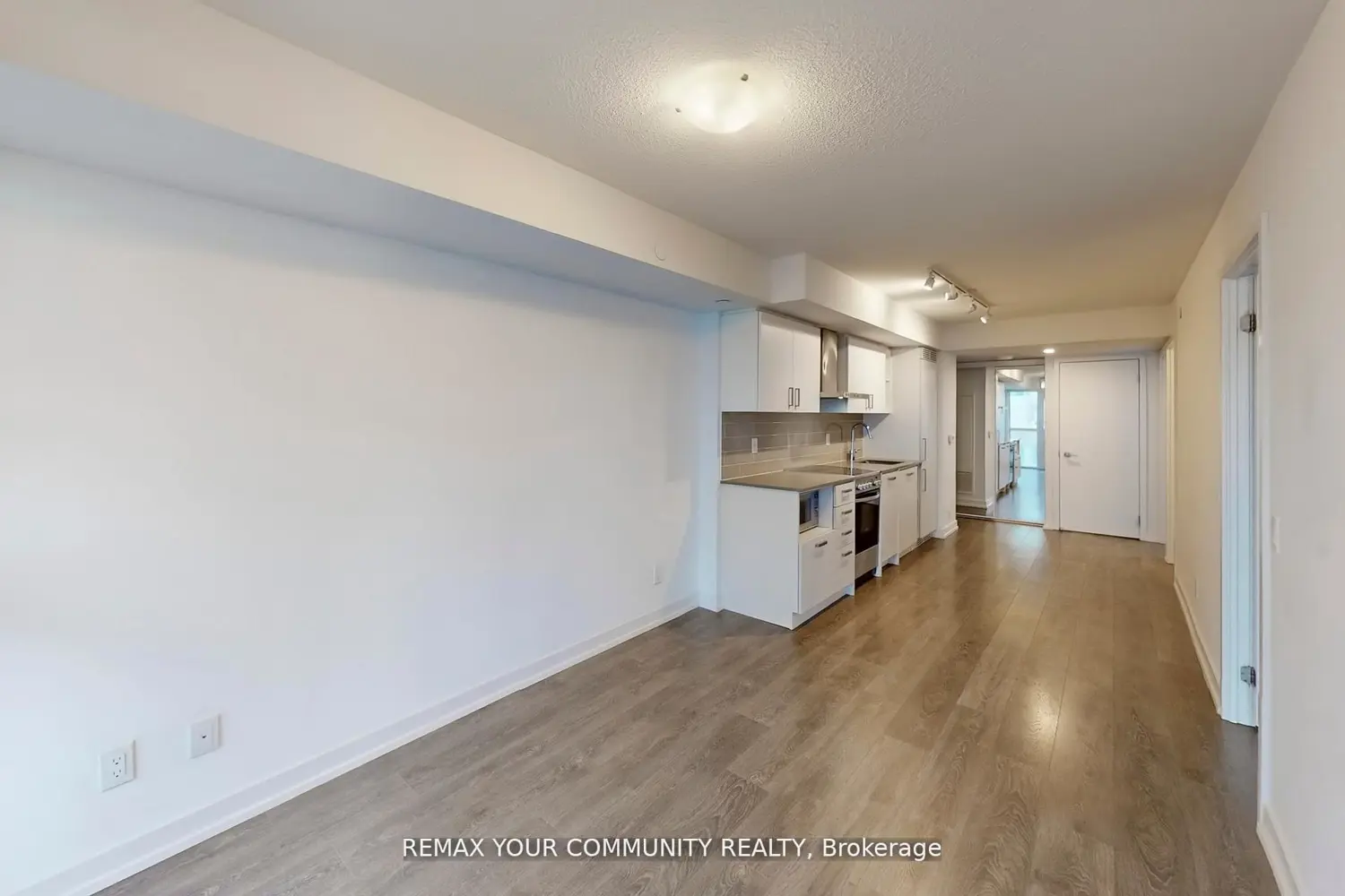 125 Redpath Avenue 1005 photo 4