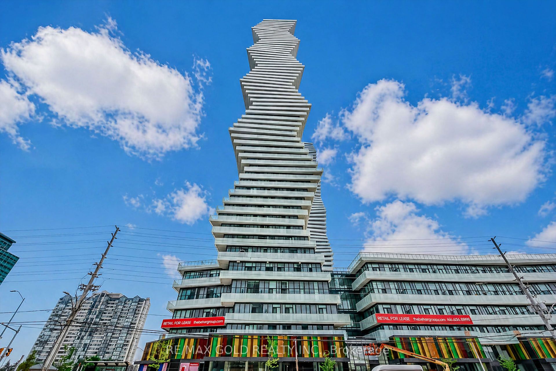809-3900 Confederation Parkway, Mississauga, ON, L5B 0M3