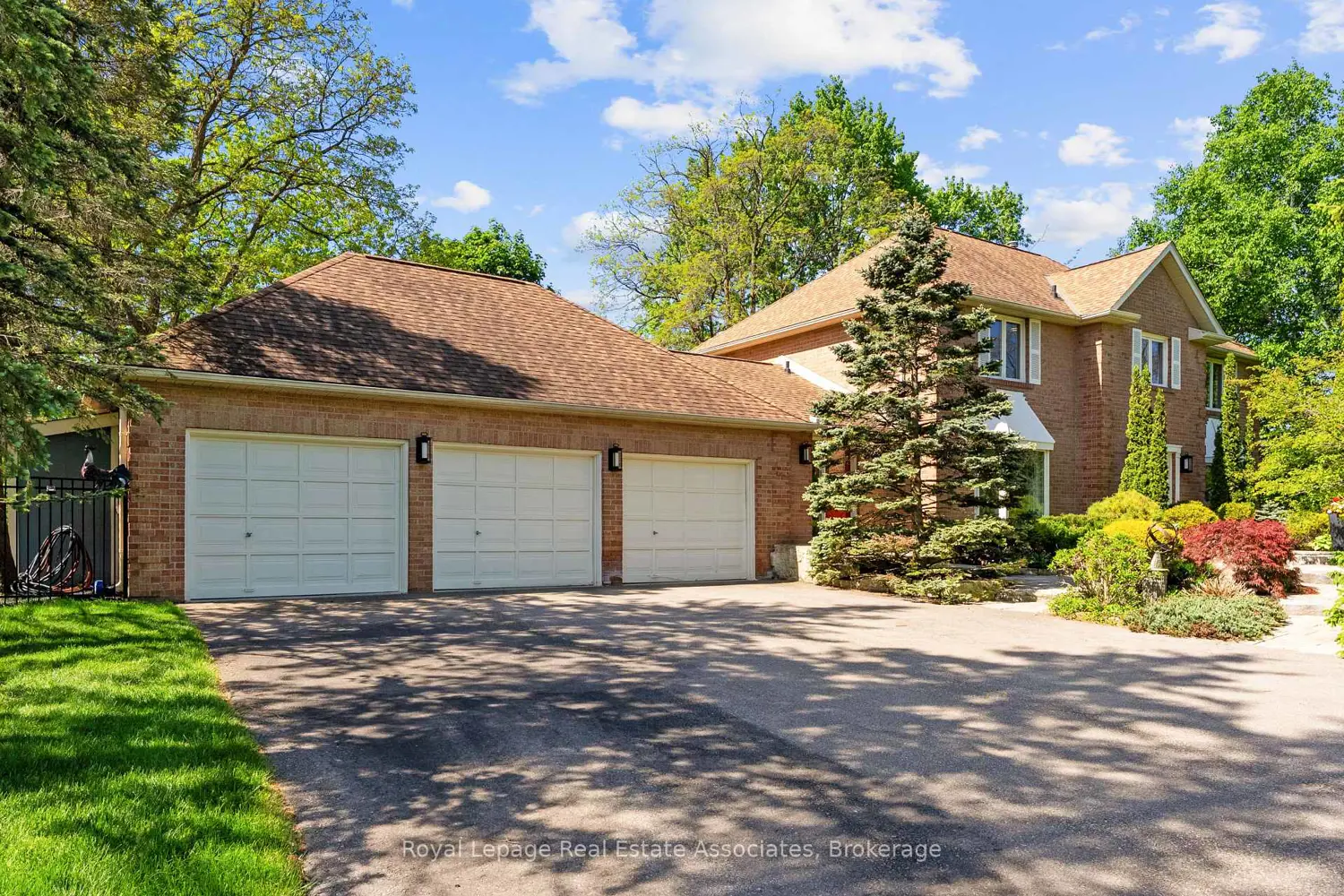 4 Wolf Crescent