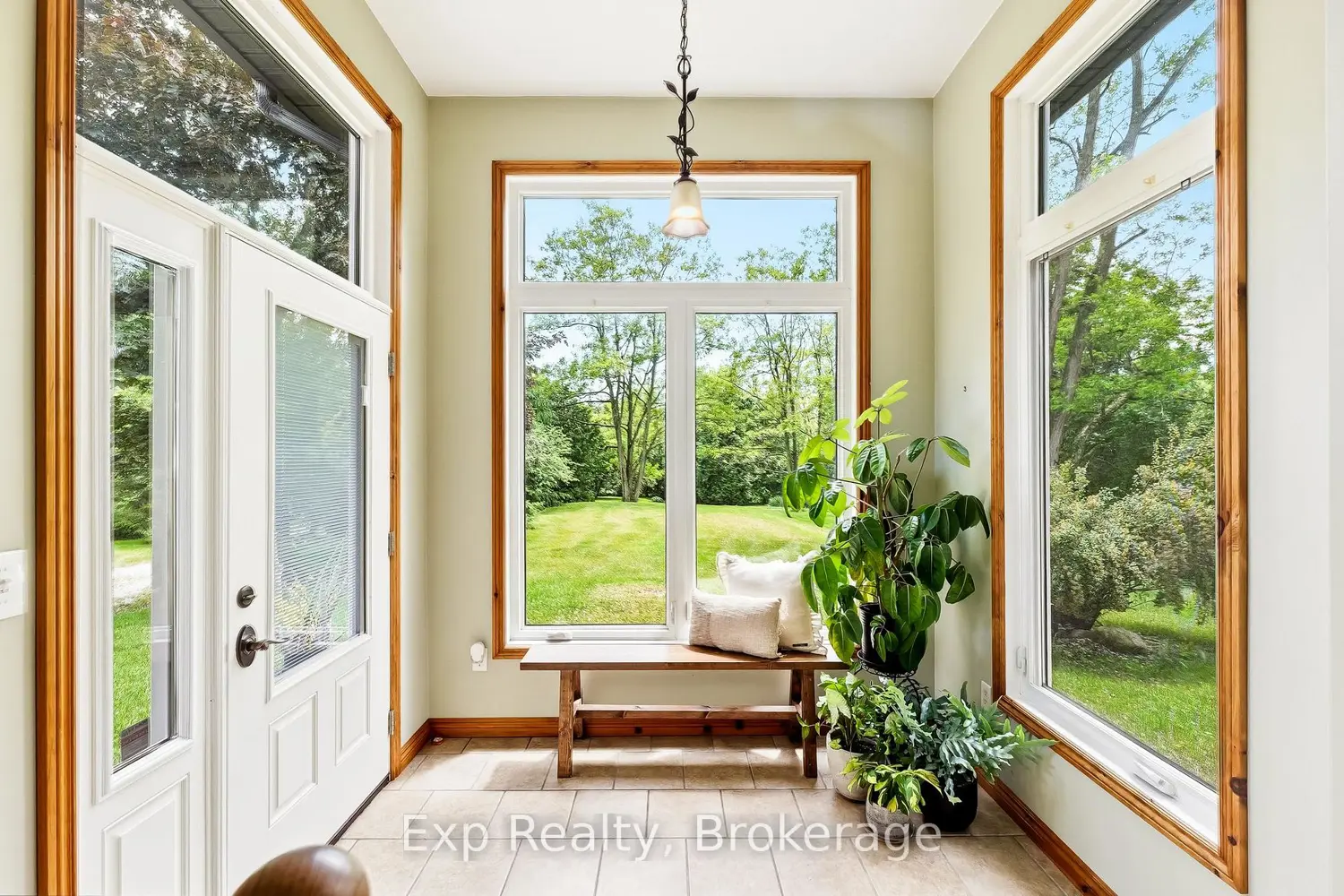 688 Dudley Road photo 4